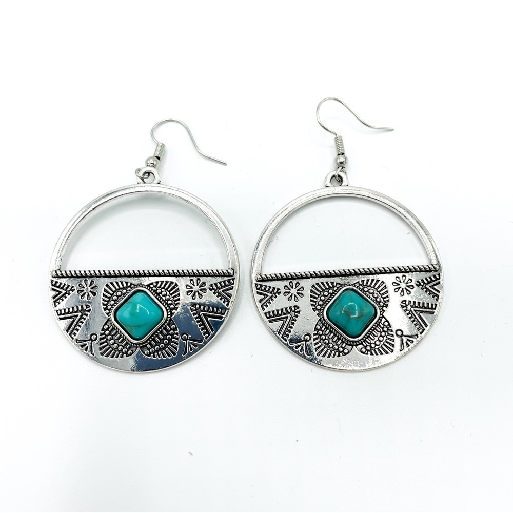 Boho festival western style silver tone and faux turquoise fashion earrings - Picture 2 of 6